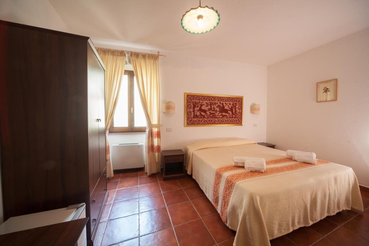 Affitta Camere Casa Delle Rose Villanova Monteleone Exteriör bild